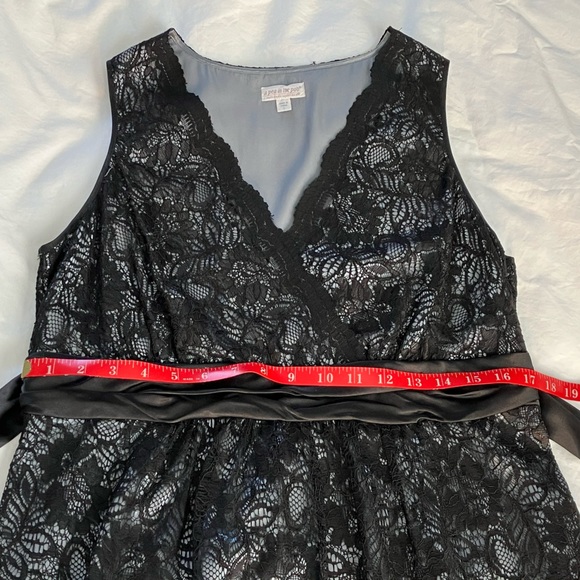 Black lace over silver gray sleeveless party dress, Pea in a Pod size Large - Picture 13 of 15